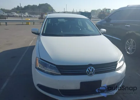 2014 Volkswagen Jetta 1.8T Se z USA, uszkodzony, nr VIN 3VWD17AJ3EM222192